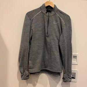 Men’s grey Nike running quarter zip top